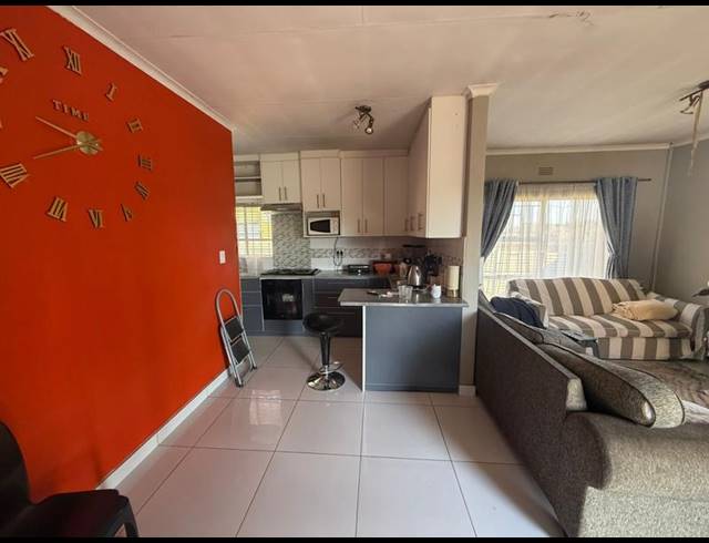 3 BEDROOM HOUSE FOR SALE IN NORKEM PARK